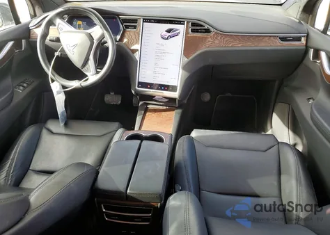 2017 Tesla Model X из США, поврежденный, VIN 5YJXCBE2XHF077841